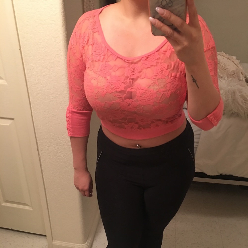 🌸FLORAL LACE TOP🌸